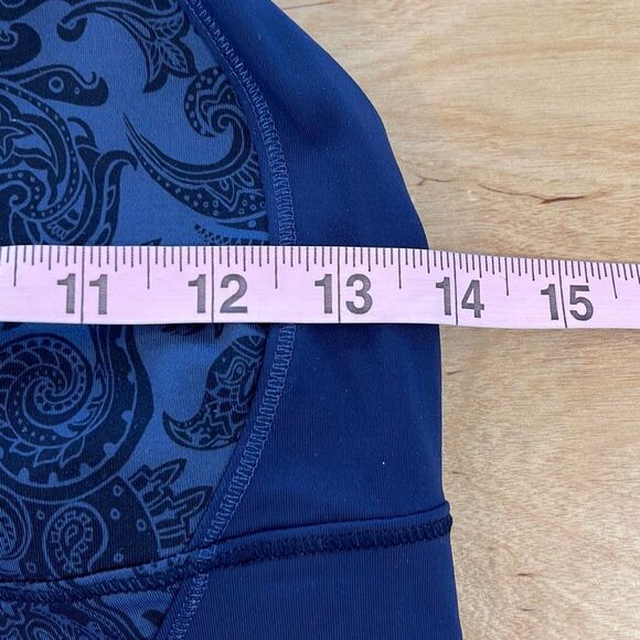 Lululemon Energy Tank Top Paisley‎ Inkwell 2/4 with removable pads. - Picture 7 of 8